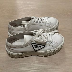 Prada platform sneakers 🔥🔥